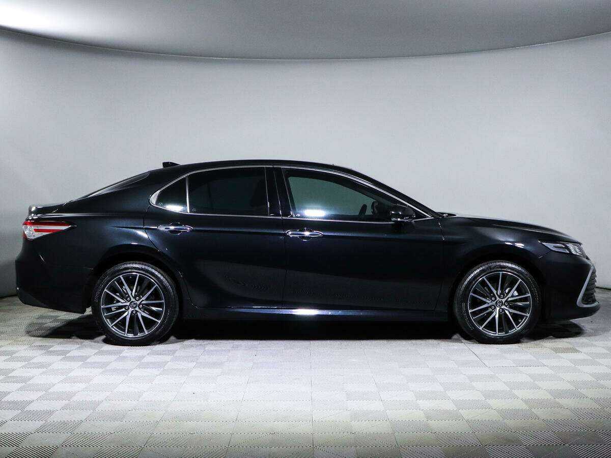 Toyota Camry с пробегом — 2022 год. Фото: #3