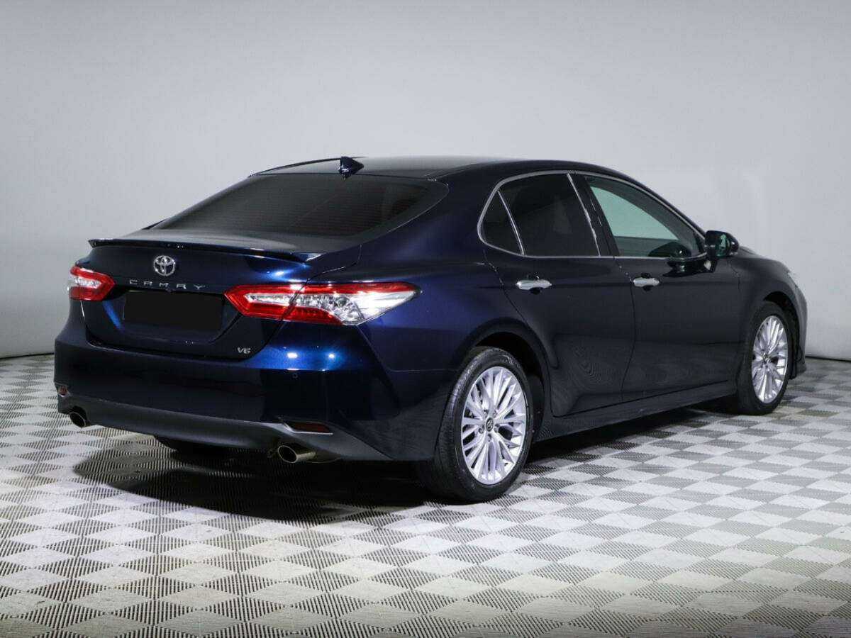 Toyota Camry с пробегом — 2018 год. Фото: #4