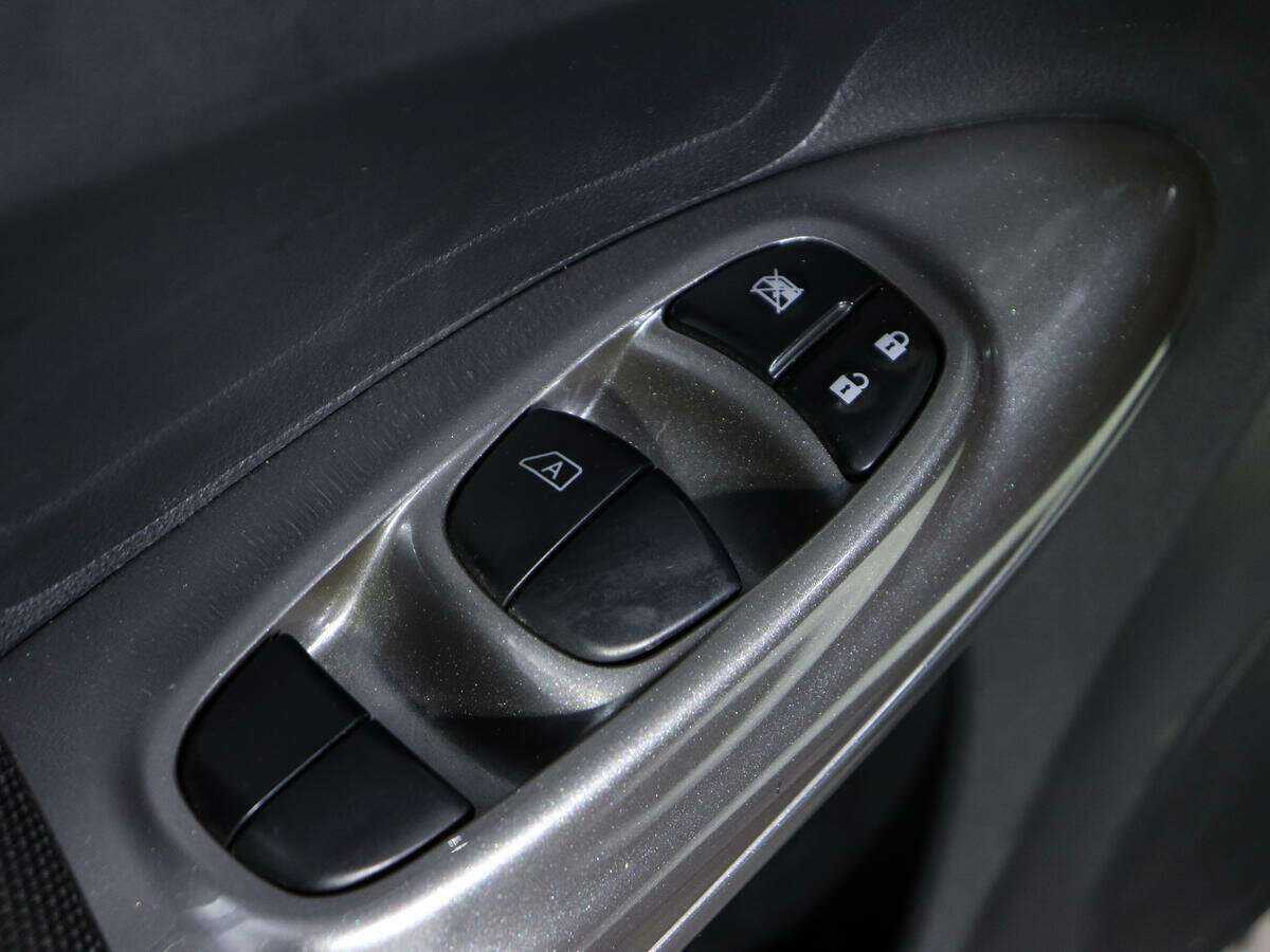 Nissan Juke с пробегом — 2011 год. Фото: #15