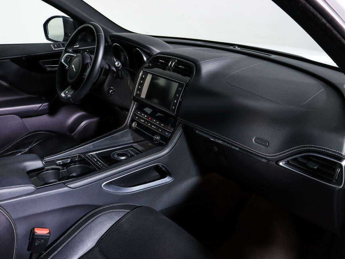 Jaguar F-Pace с пробегом — 2016 год. Фото: #8