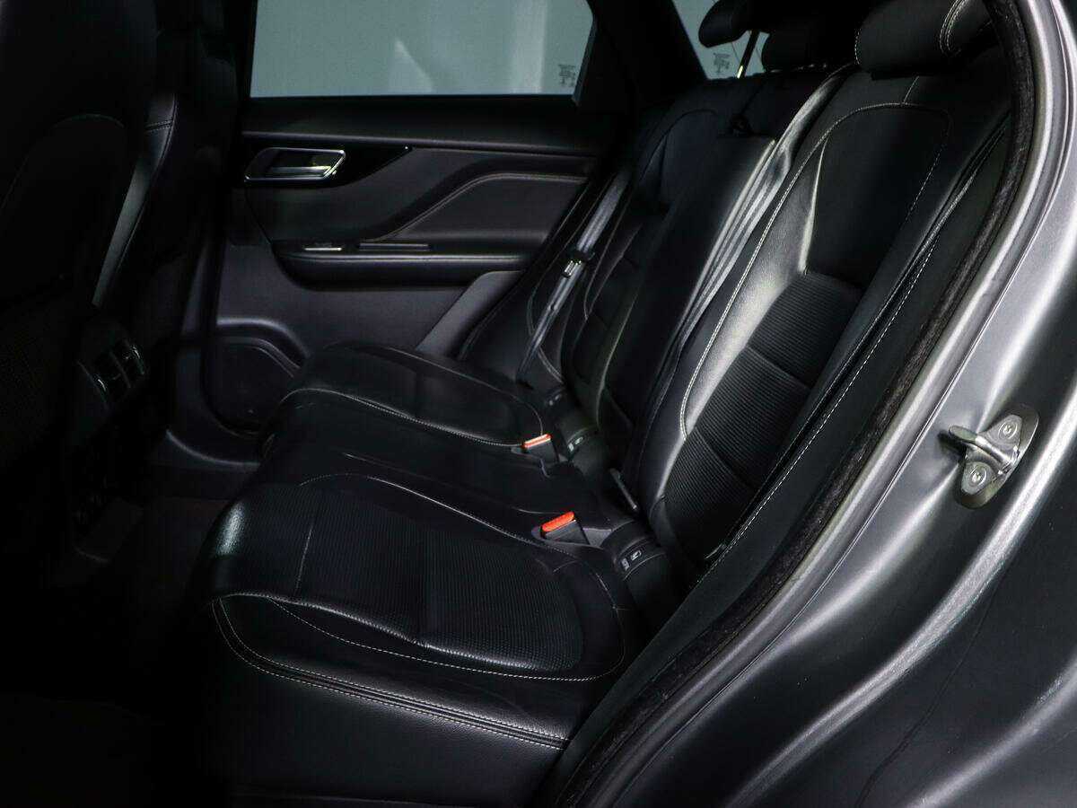 Jaguar F-Pace с пробегом — 2016 год. Фото: #9