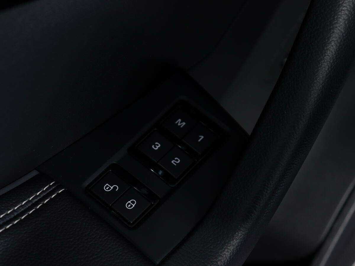 Jaguar F-Pace с пробегом — 2016 год. Фото: #19