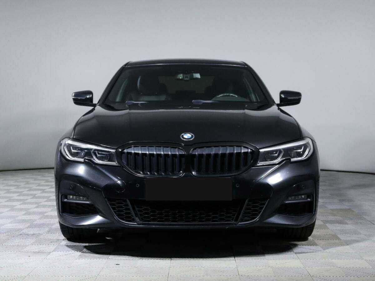 BMW 3 серии с пробегом — 2020 год. Фото: #1