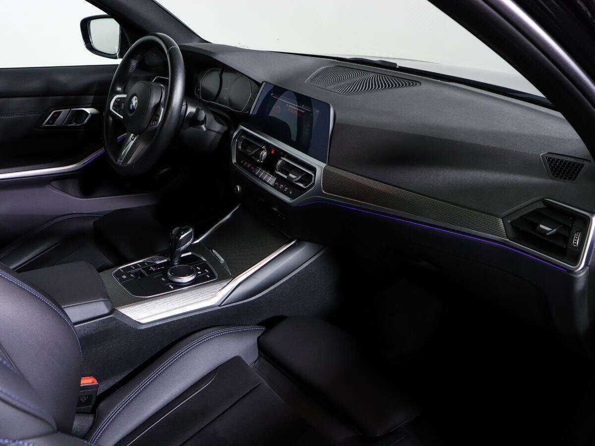 BMW 3 серии с пробегом — 2020 год. Фото: #8