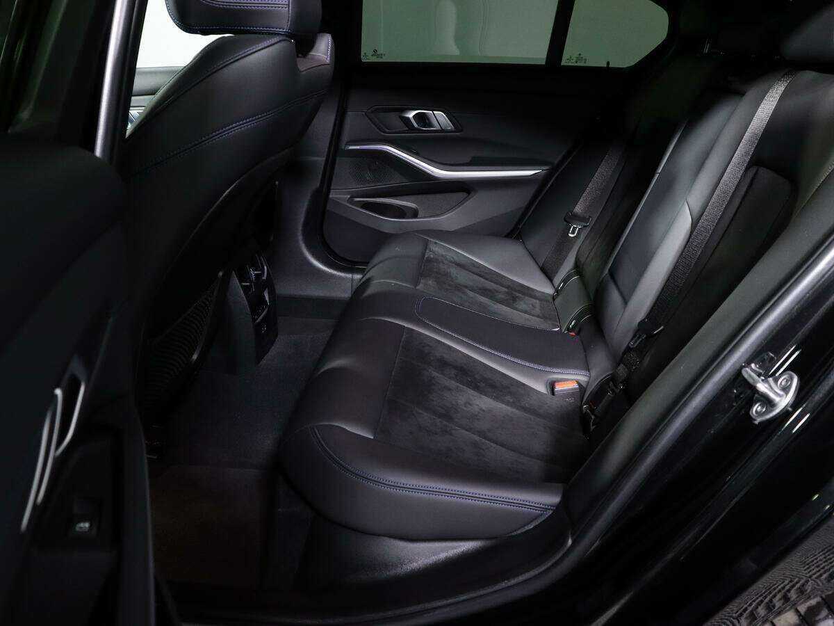 BMW 3 серии с пробегом — 2020 год. Фото: #9