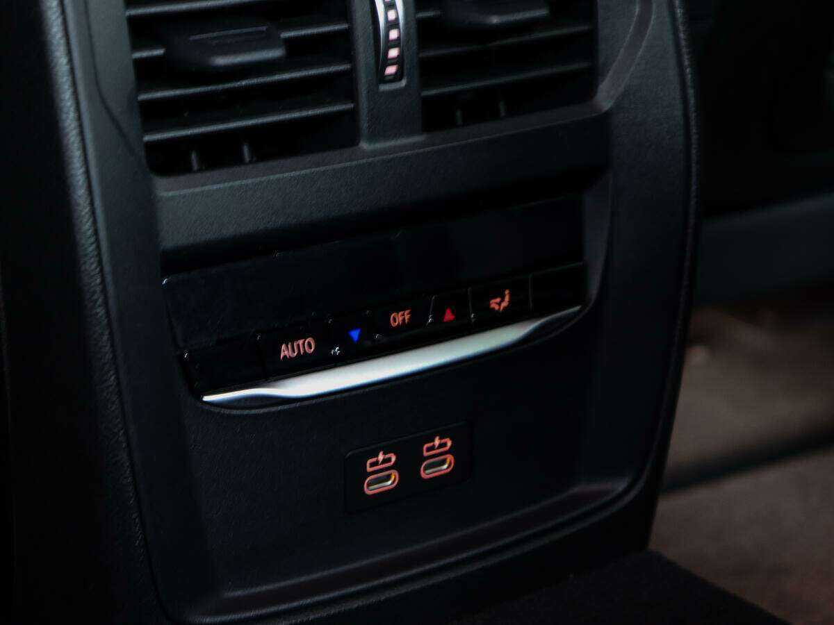 BMW 3 серии с пробегом — 2020 год. Фото: #15