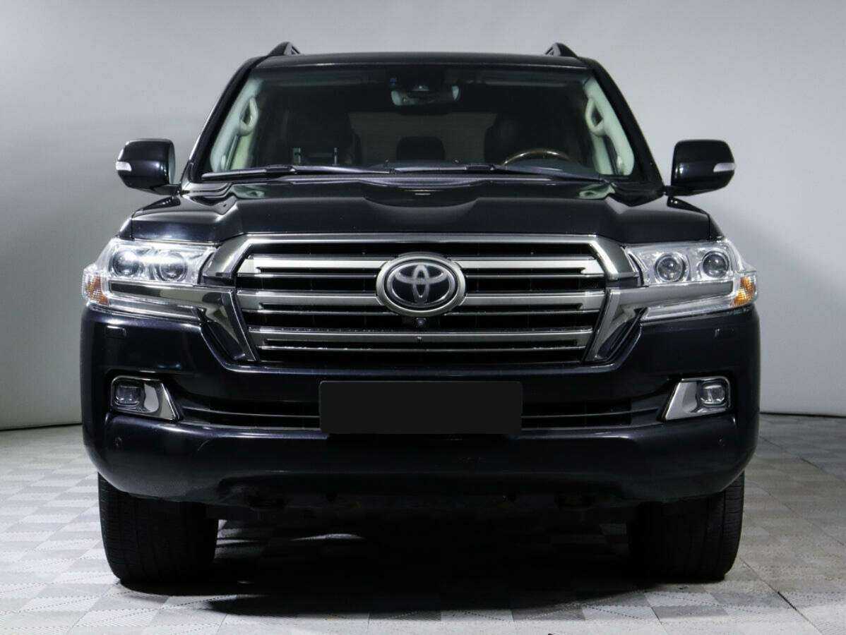 Toyota Land Cruiser с пробегом — 2017 год. Фото: #1