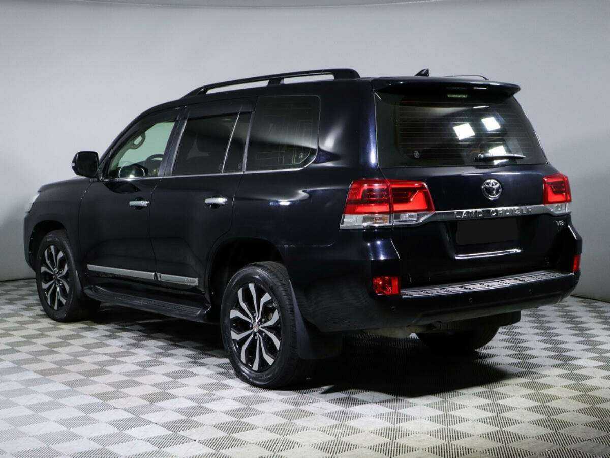 Toyota Land Cruiser с пробегом — 2017 год. Фото: #4