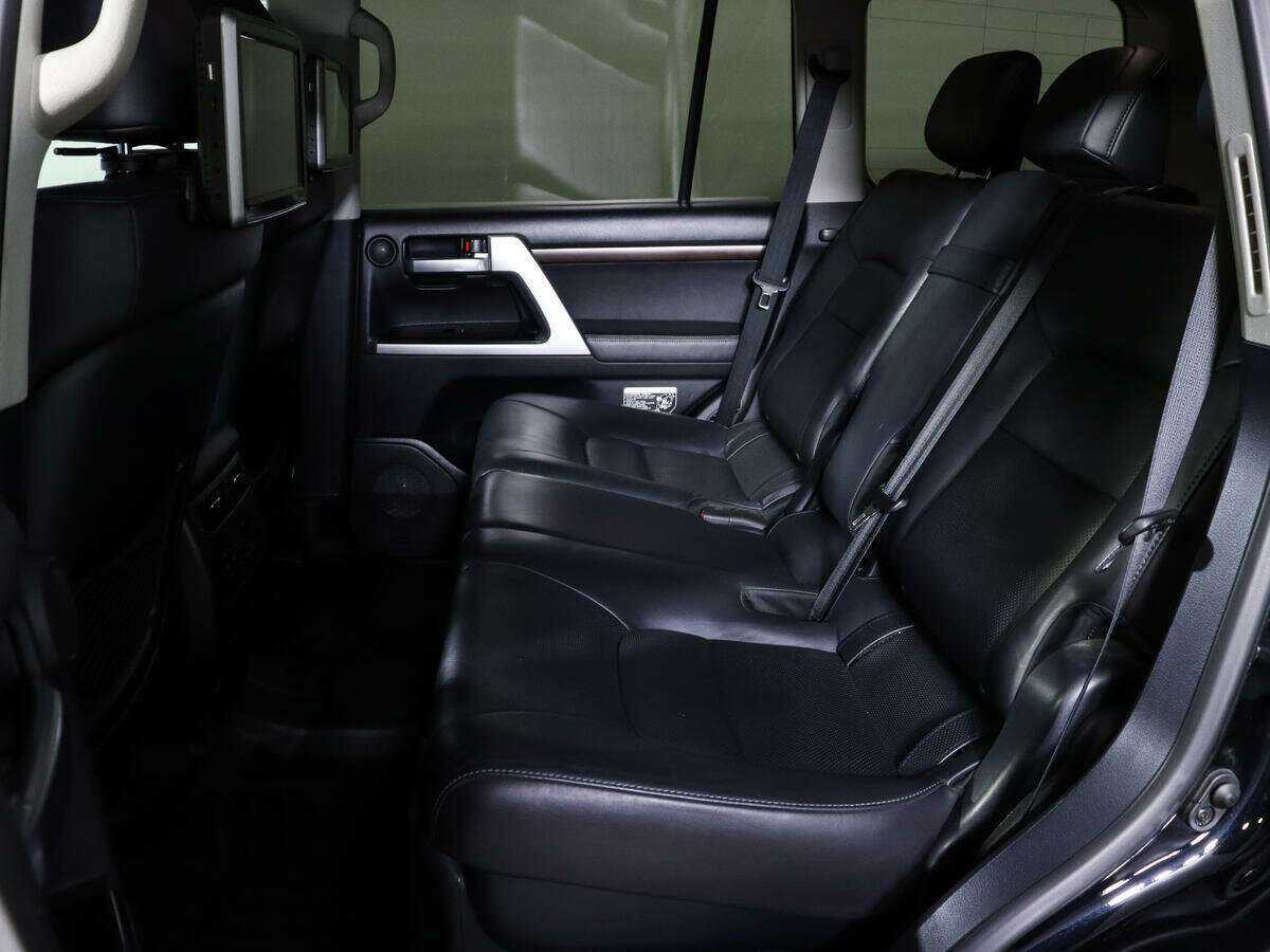 Toyota Land Cruiser с пробегом — 2017 год. Фото: #6