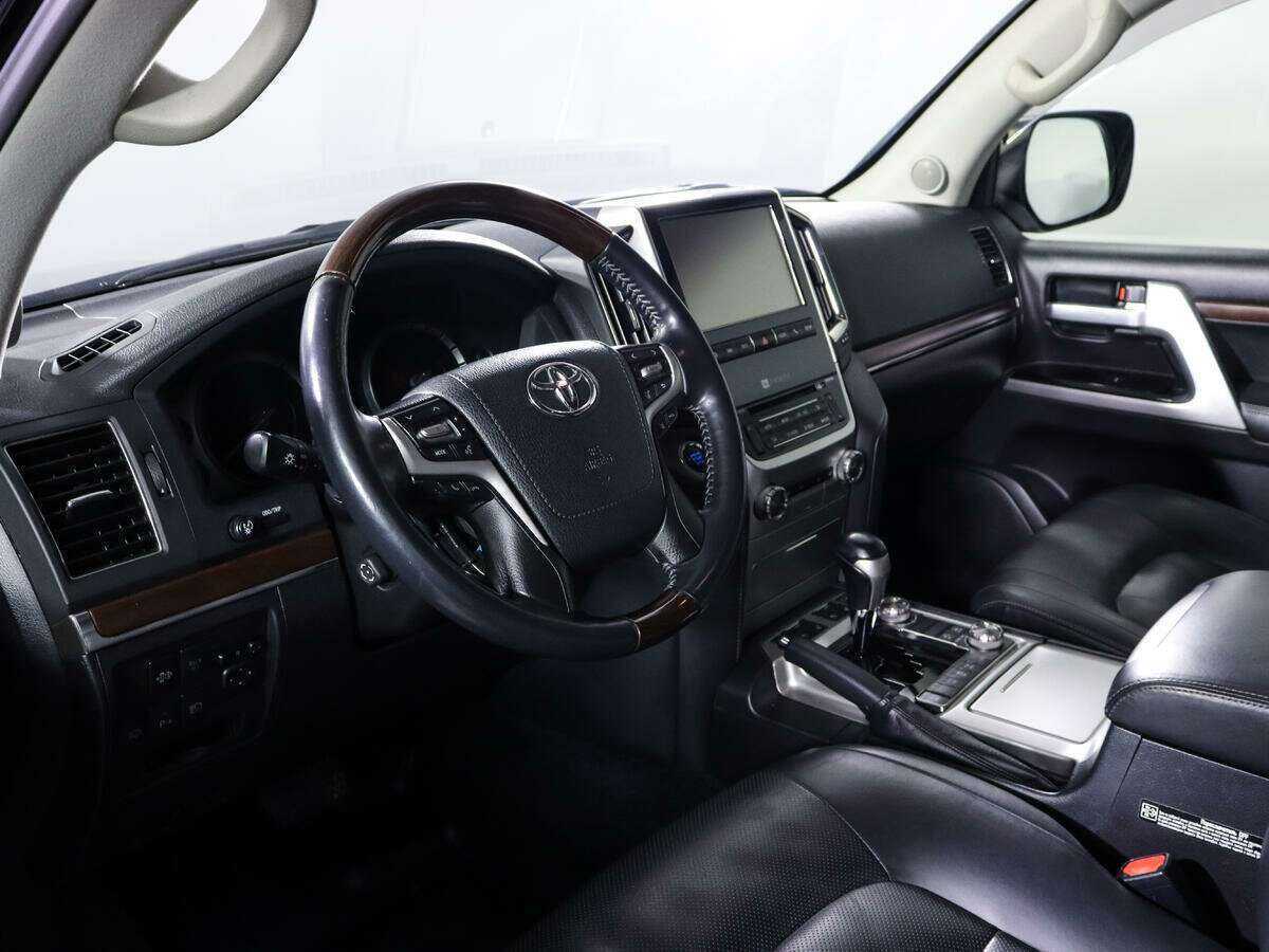 Toyota Land Cruiser с пробегом — 2017 год. Фото: #10