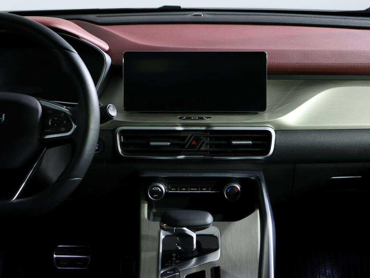 Geely Coolray с пробегом — 2023 год. Фото: #12