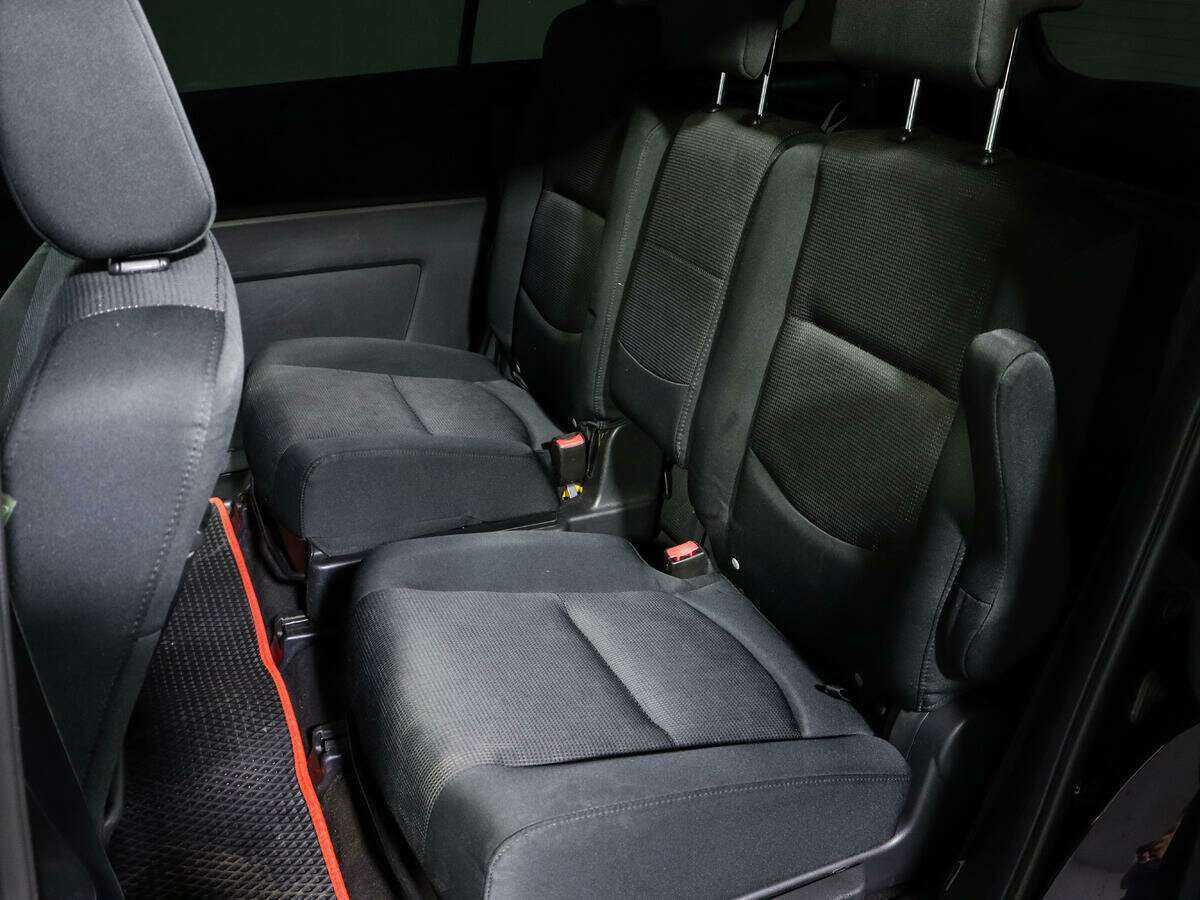 Mazda 5 с пробегом — 2008 год. Фото: #9