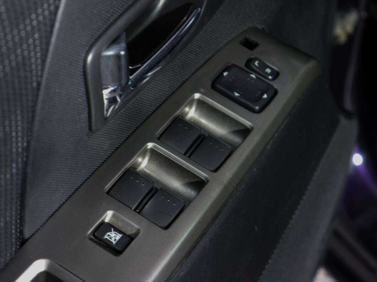 Mazda 5 с пробегом — 2008 год. Фото: #15