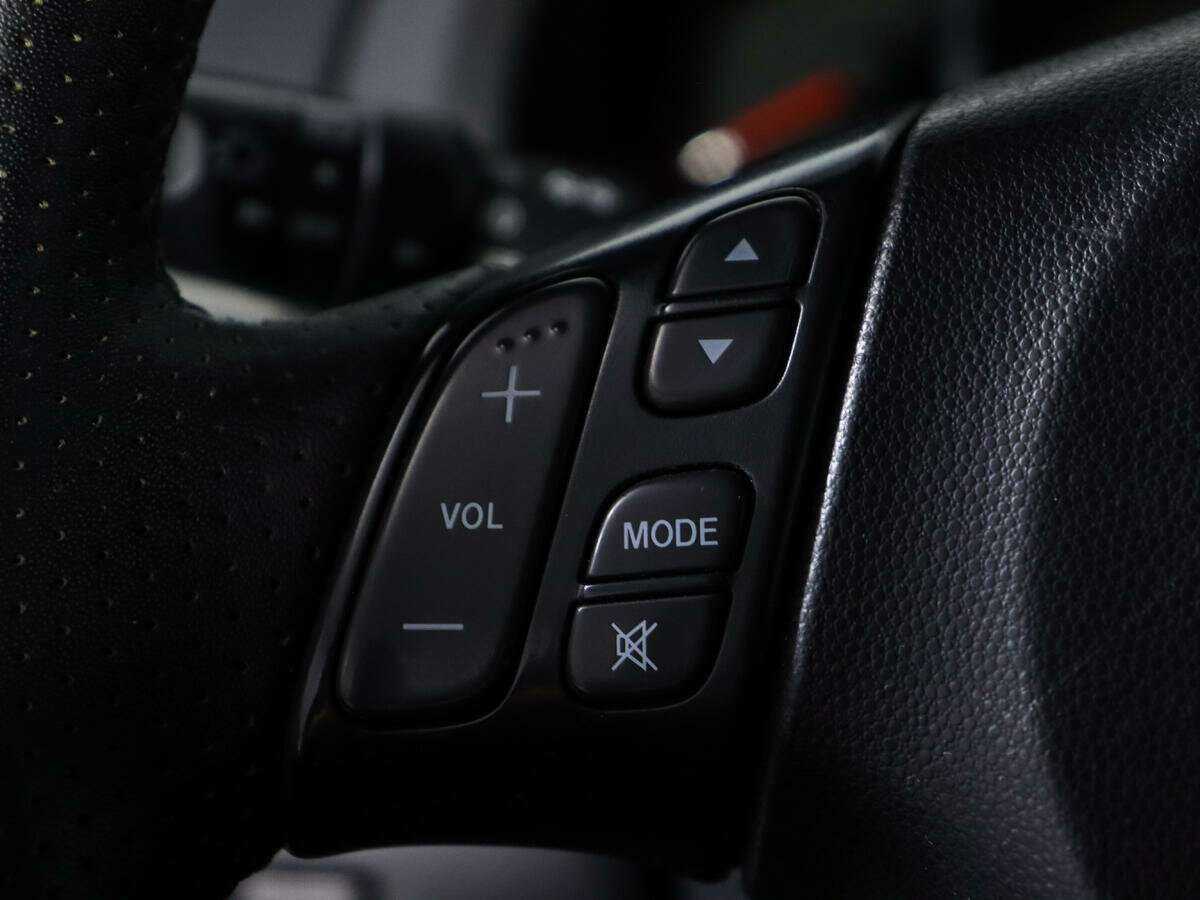 Mazda 5 с пробегом — 2008 год. Фото: #17