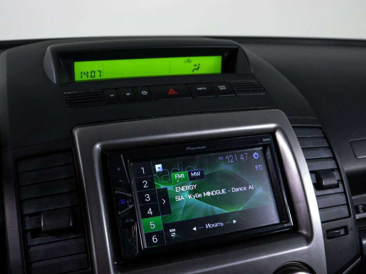 Mazda 5 с пробегом — 2008 год. Фото: #20