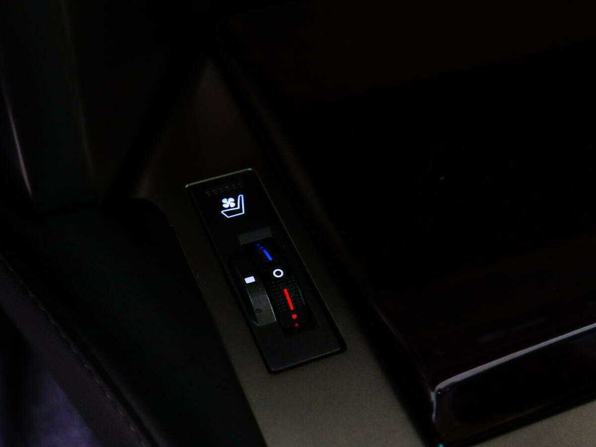 Lexus GX с пробегом — 2014 год. Фото: #17