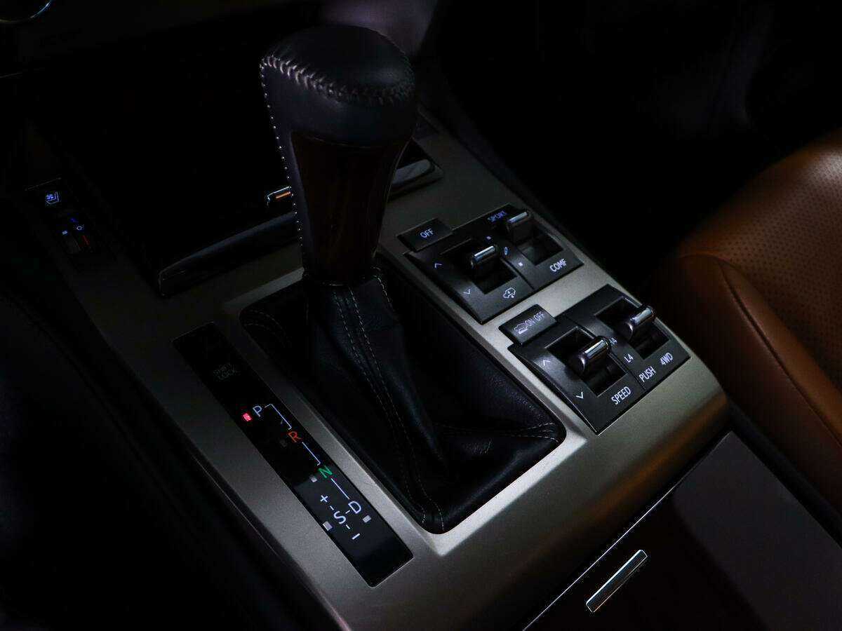 Lexus GX с пробегом — 2014 год. Фото: #18