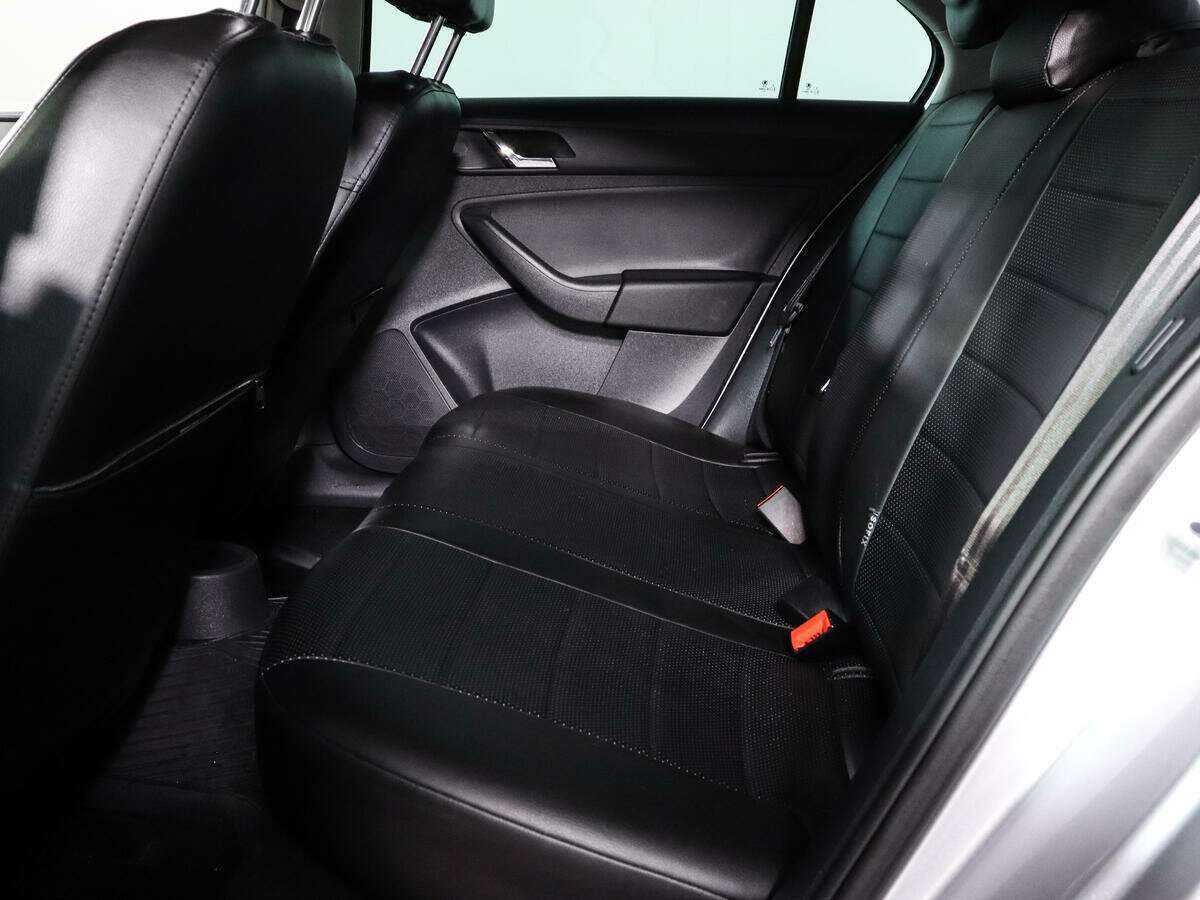 Skoda Rapid с пробегом — 2016 год. Фото: #8