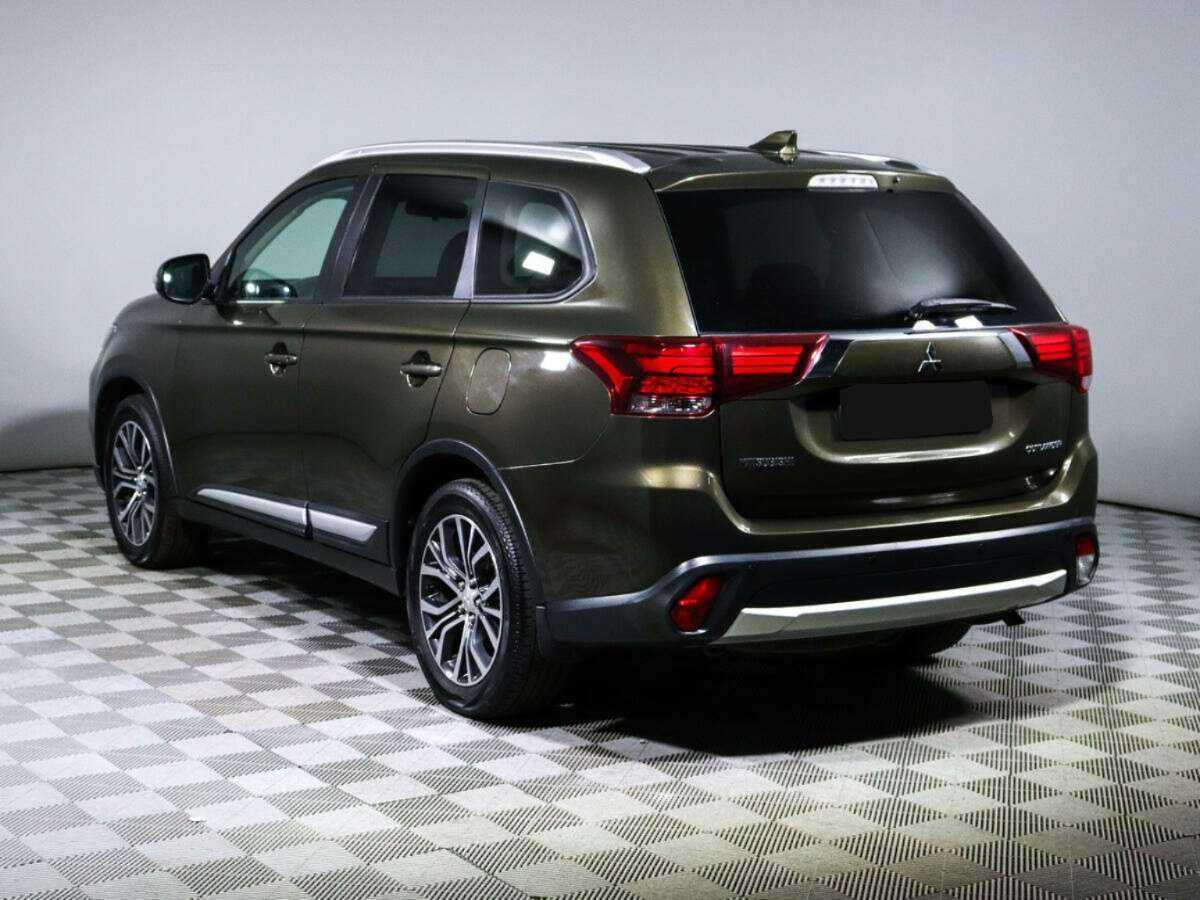 Mitsubishi Outlander с пробегом — 2018 год. Фото: #6