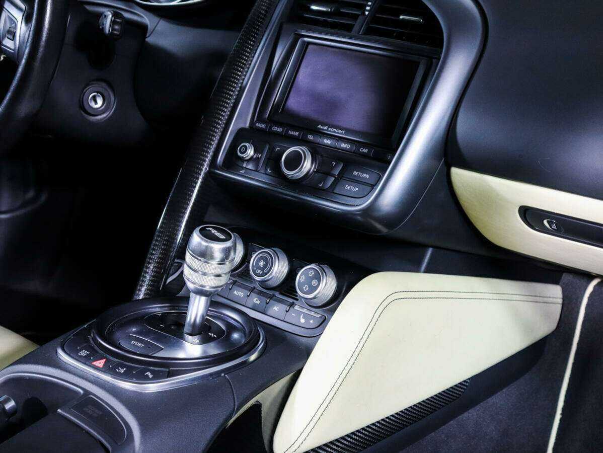 Audi R8 с пробегом — 2008 год. Фото: #11