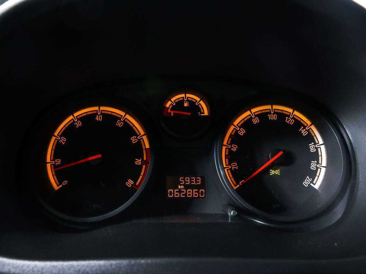 Opel Corsa с пробегом — 2012 год. Фото: #8