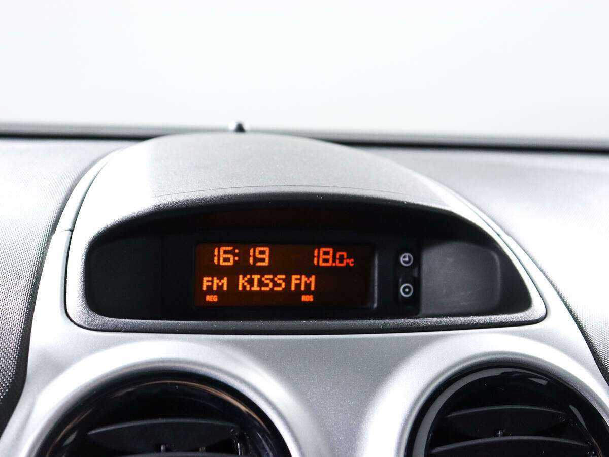 Opel Corsa с пробегом — 2012 год. Фото: #12