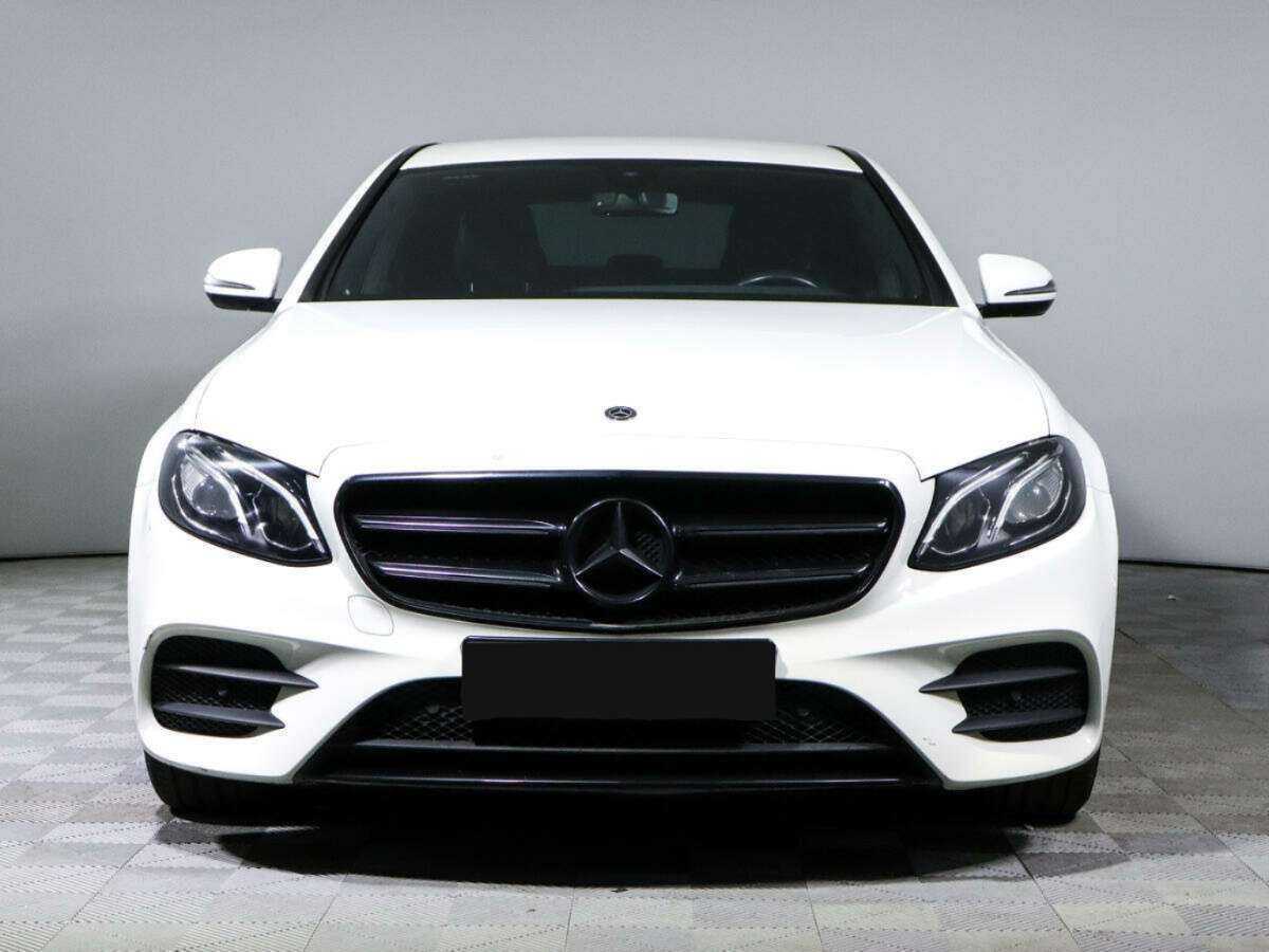 Mercedes-Benz E-Класс с пробегом — 2019 год. Фото: #1