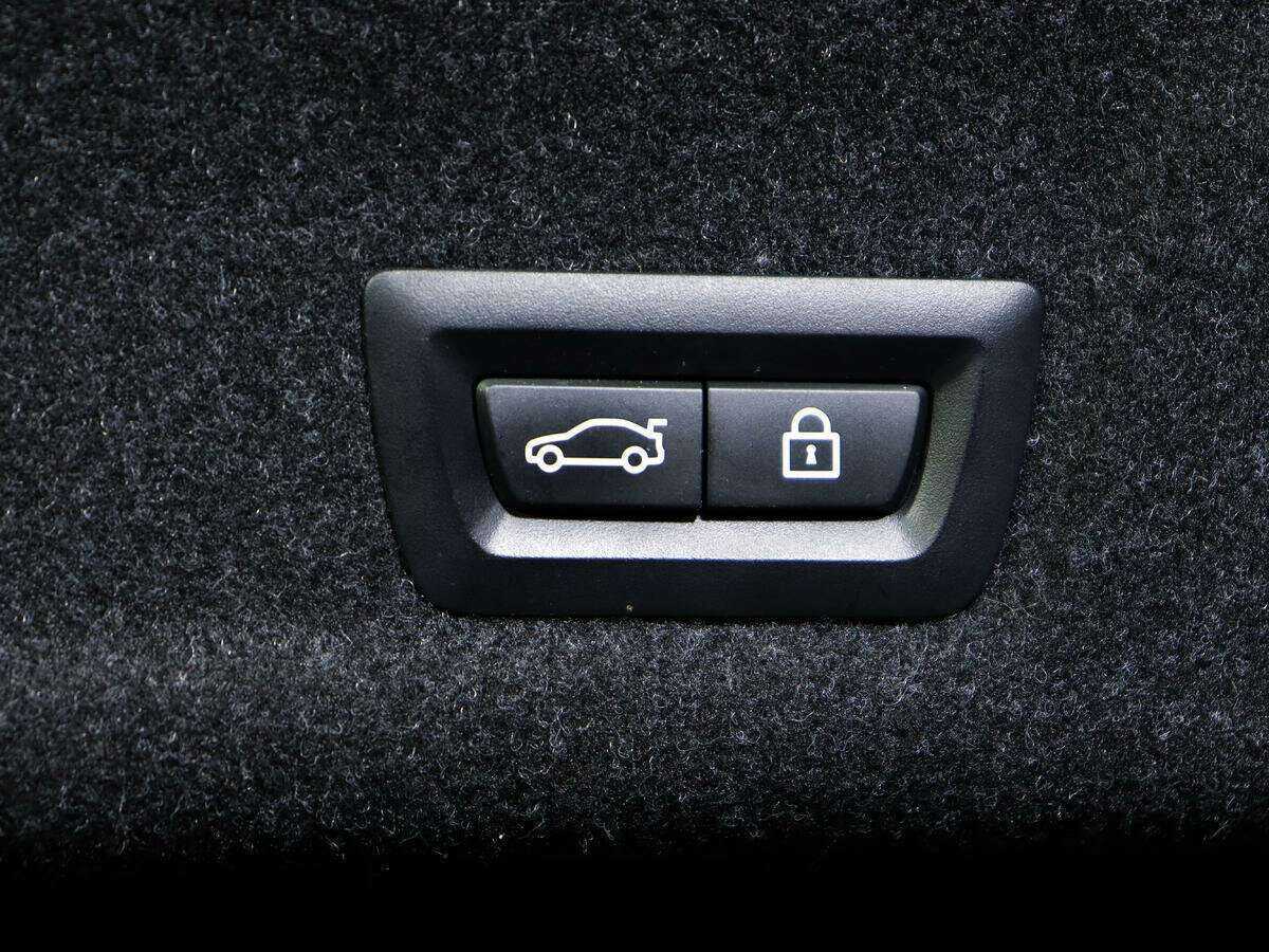 BMW 3 серии с пробегом — 2020 год. Фото: #17