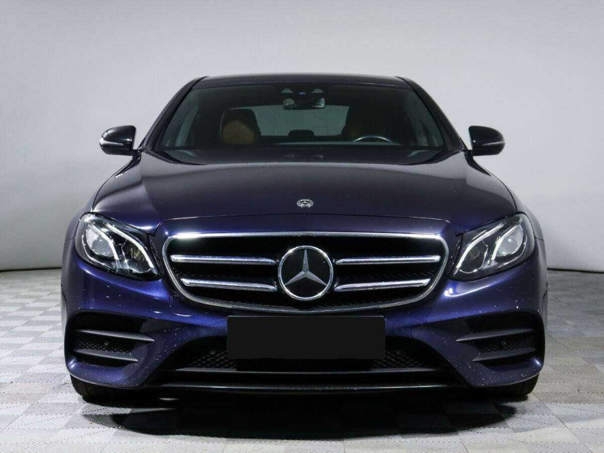 Mercedes-Benz E-Класс с пробегом — 2019 год. Фото: #1