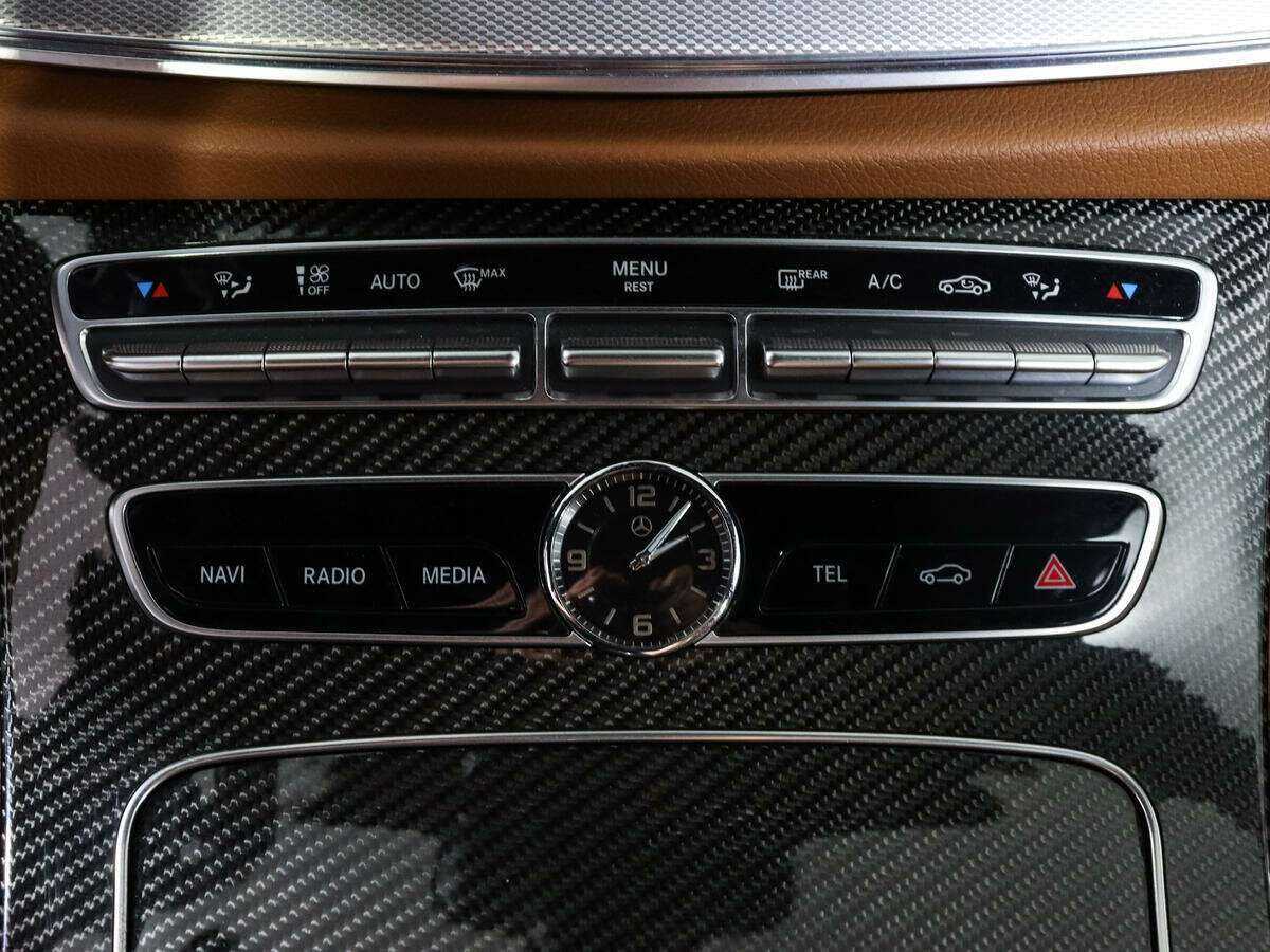 Mercedes-Benz E-Класс с пробегом — 2019 год. Фото: #23