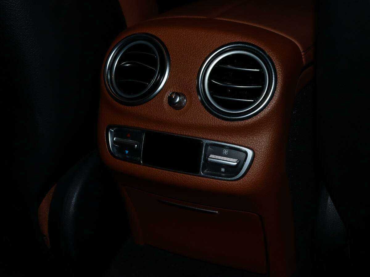 Mercedes-Benz E-Класс с пробегом — 2019 год. Фото: #27