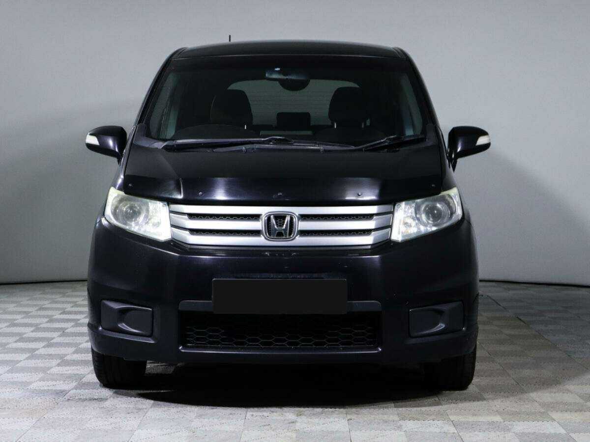 Honda Freed с пробегом — 2012 год. Фото: #1
