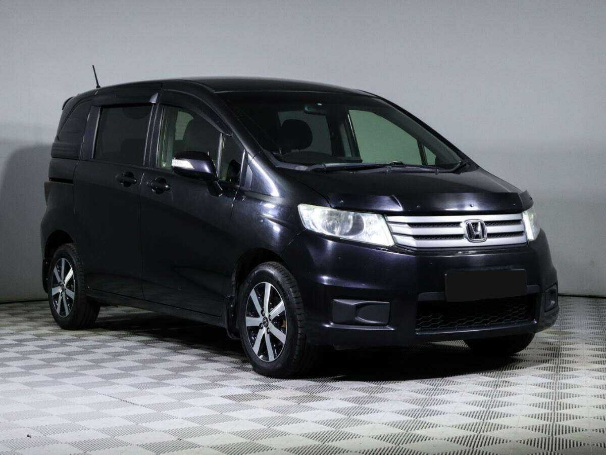 Honda Freed с пробегом — 2012 год. Фото: #2