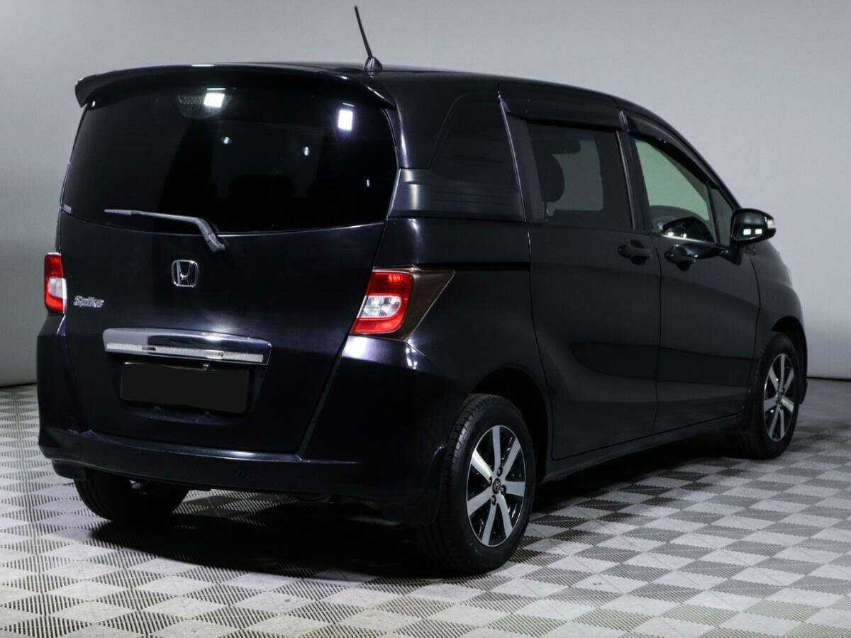 Honda Freed с пробегом — 2012 год. Фото: #3