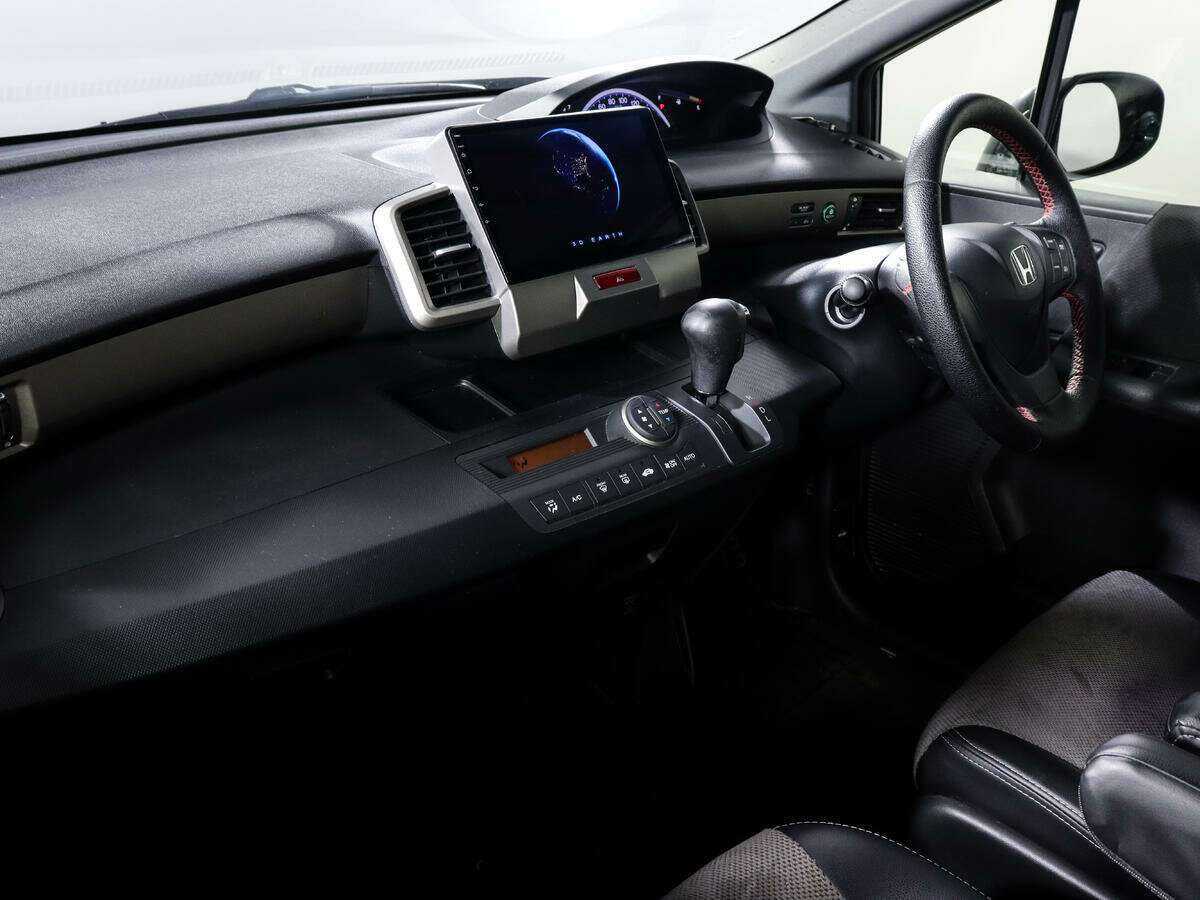 Honda Freed с пробегом — 2012 год. Фото: #6