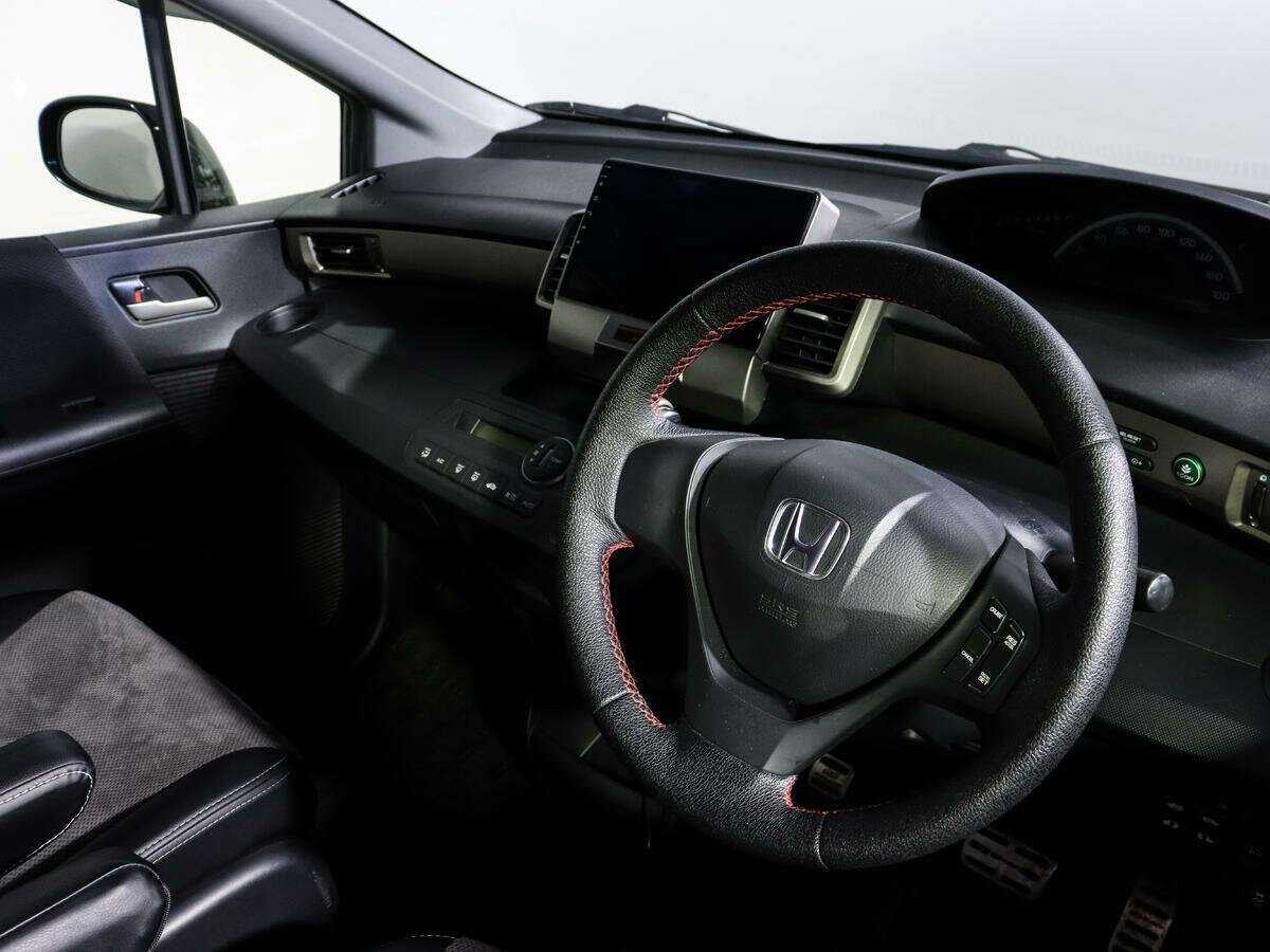 Honda Freed с пробегом — 2012 год. Фото: #11