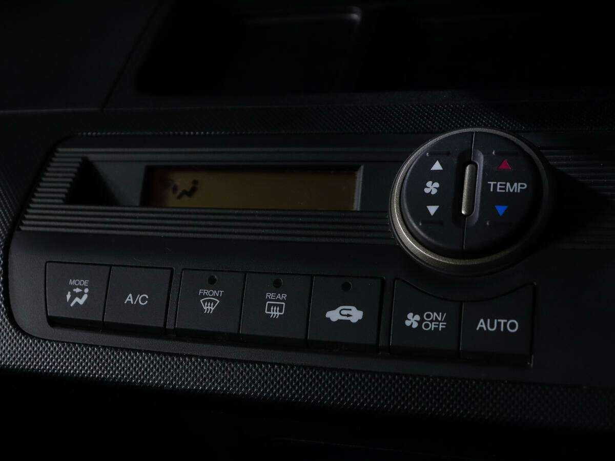 Honda Freed с пробегом — 2012 год. Фото: #14