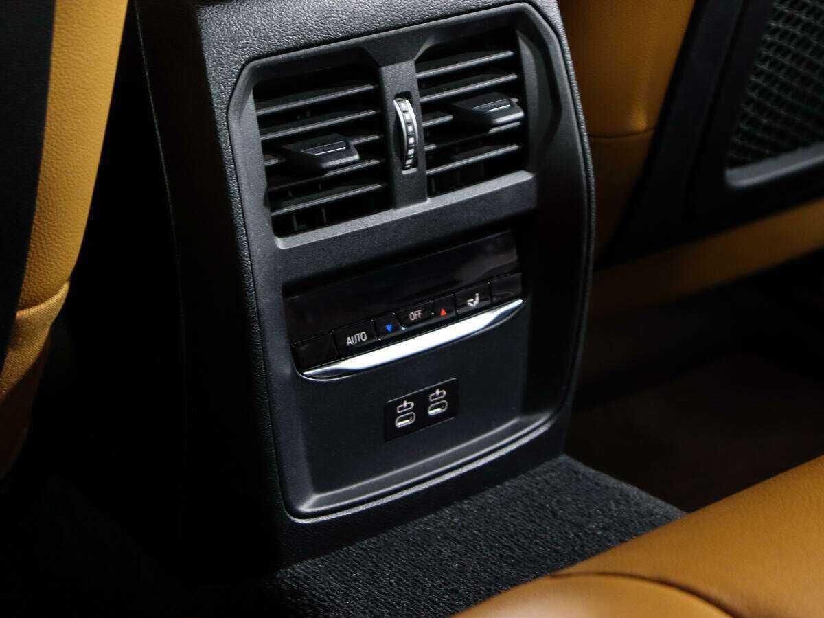 BMW 3 серии с пробегом — 2020 год. Фото: #14