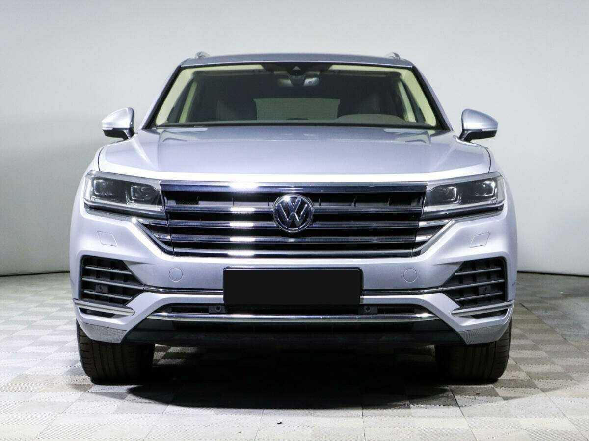 Volkswagen Touareg с пробегом — 2018 год. Фото: #1