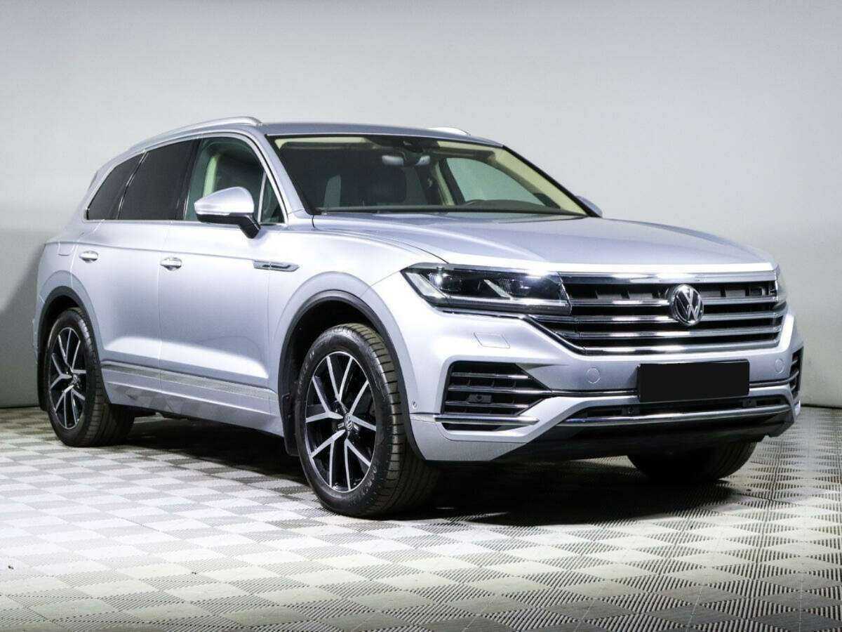 Volkswagen Touareg с пробегом — 2018 год. Фото: #2