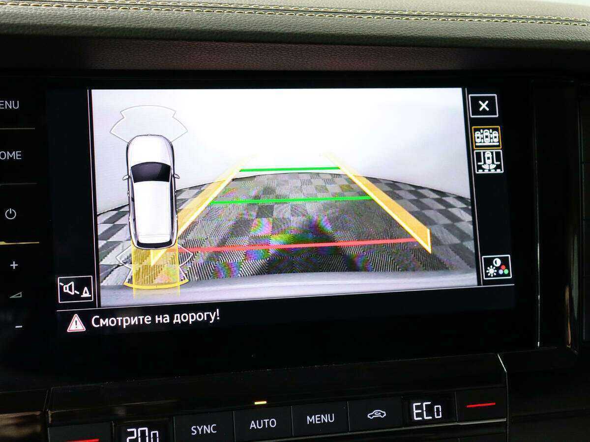 Volkswagen Touareg с пробегом — 2018 год. Фото: #14