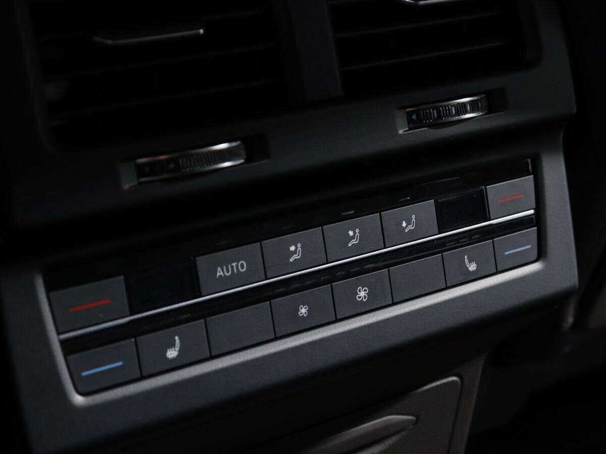 Volkswagen Touareg с пробегом — 2018 год. Фото: #17