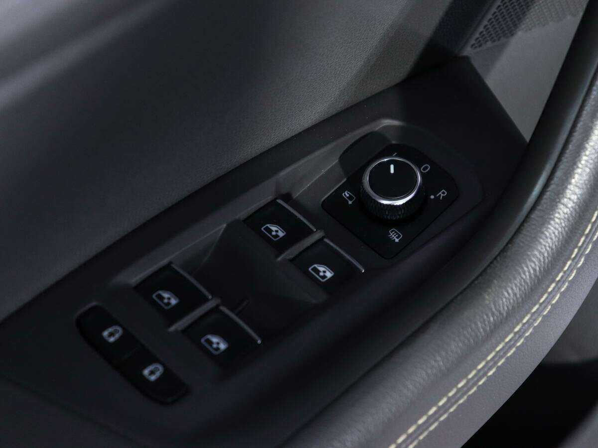 Volkswagen Touareg с пробегом — 2018 год. Фото: #20