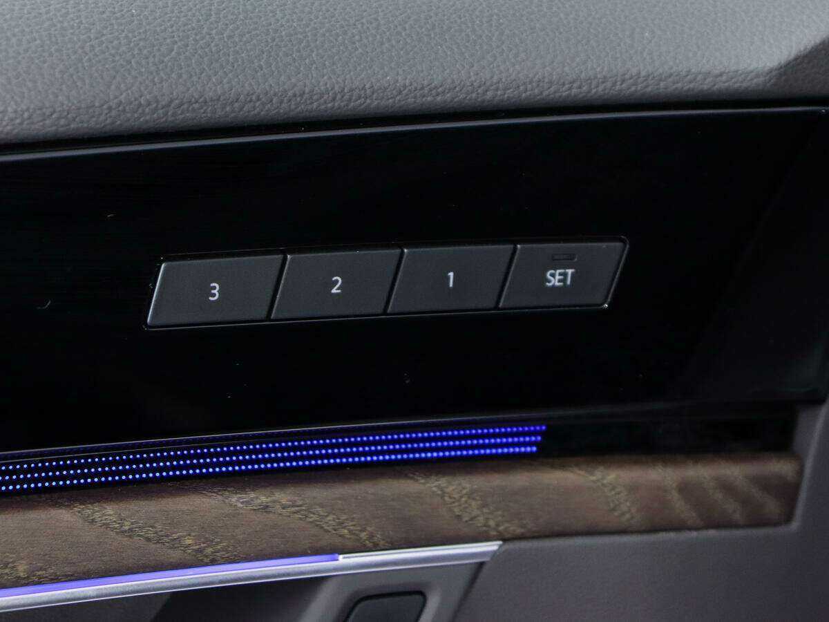 Volkswagen Touareg с пробегом — 2018 год. Фото: #22