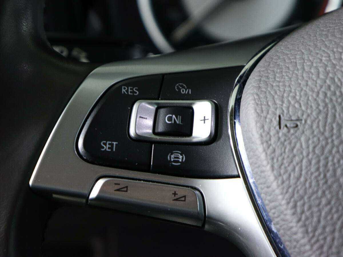 Volkswagen Touareg с пробегом — 2018 год. Фото: #24