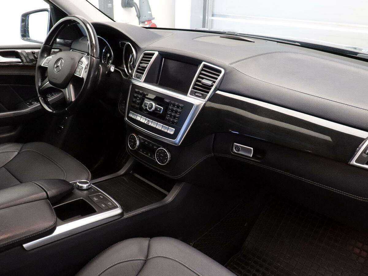 Mercedes-Benz GL-Класс с пробегом — 2014 год. Фото: #6