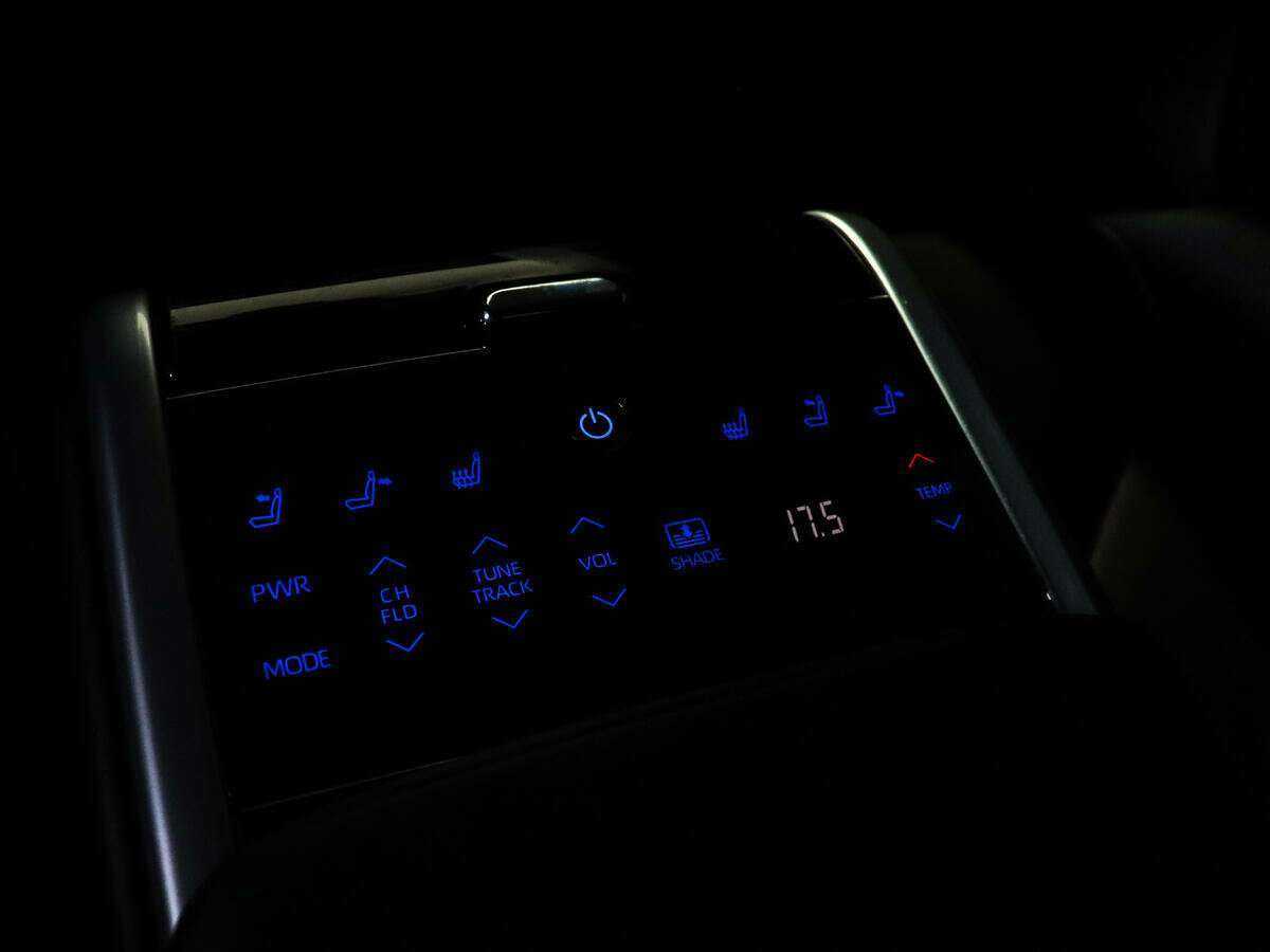 Toyota Camry с пробегом — 2019 год. Фото: #22