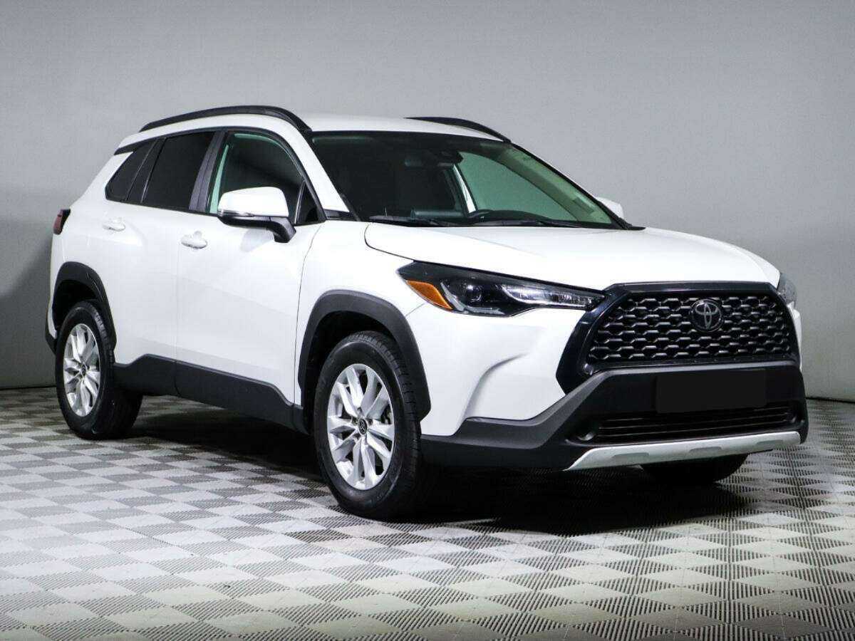 Toyota Corolla Cross с пробегом — 2022 год. Фото: #2