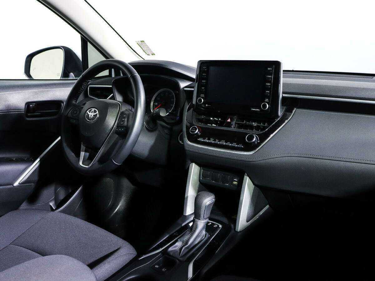 Toyota Corolla Cross с пробегом — 2022 год. Фото: #6