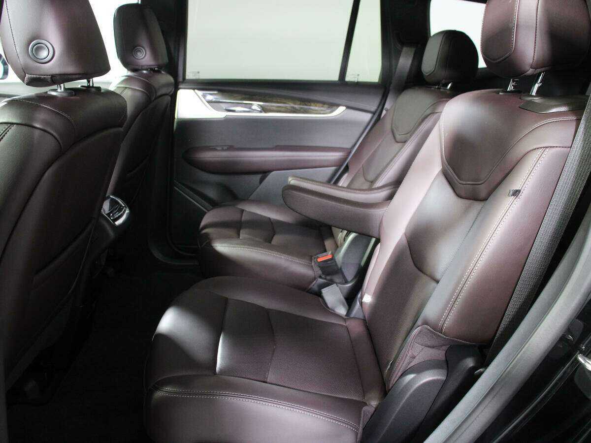 Cadillac XT6 с пробегом — 2021 год. Фото: #6